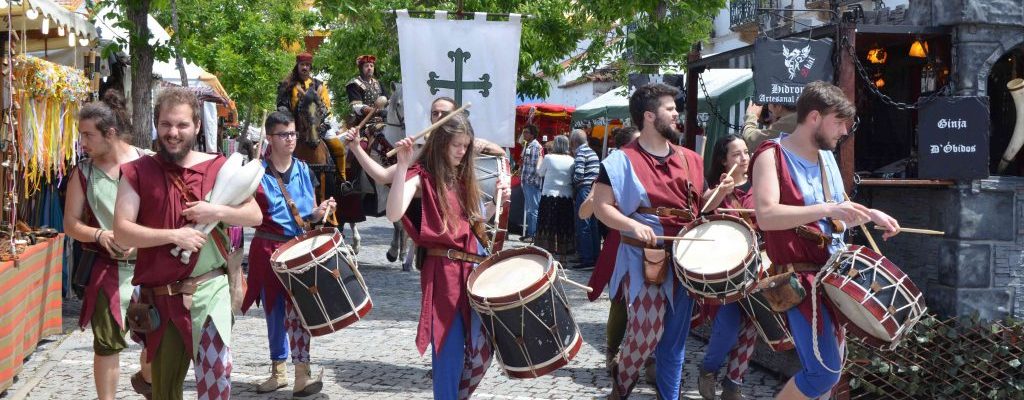 Venha participar no cortejo…